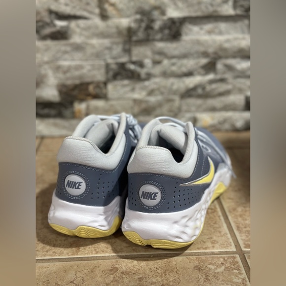 NWOB Nike Fly.By Mid 3 Men’s Basketball Shoes - Ashen Slate/Football - Picture 3 of 12